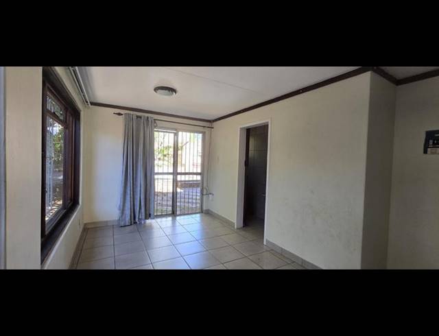 5 BEDROOM HOUSE FOR SALE IN ELARDUSPARK